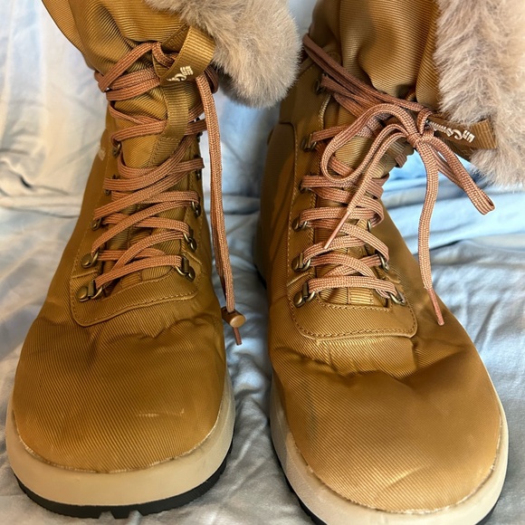 Columbia Waterproof Insulted Winter boots - Picture 1 of 7